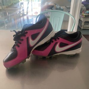 Girls Nike Softball Cleats size 3.5